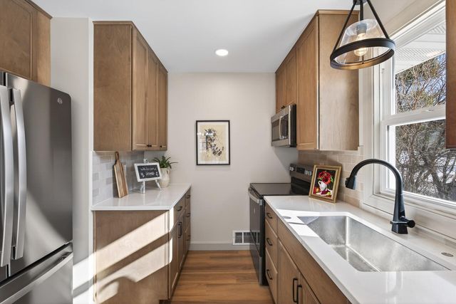 2803 Loop Road S, Burnsville, MN 55306