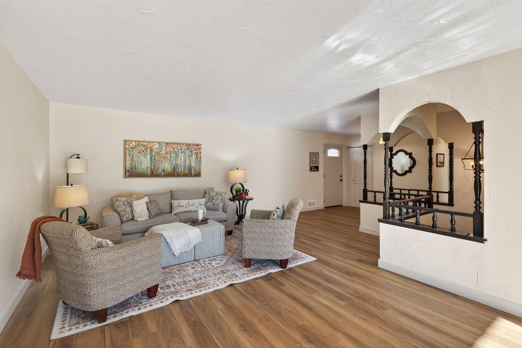 2803 Loop Road S, Burnsville, MN 55306