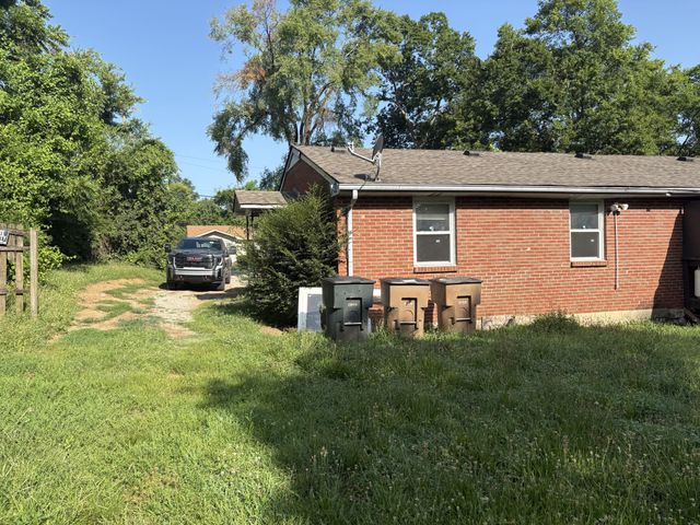 744 Croley Dr, Nashville, TN 37209