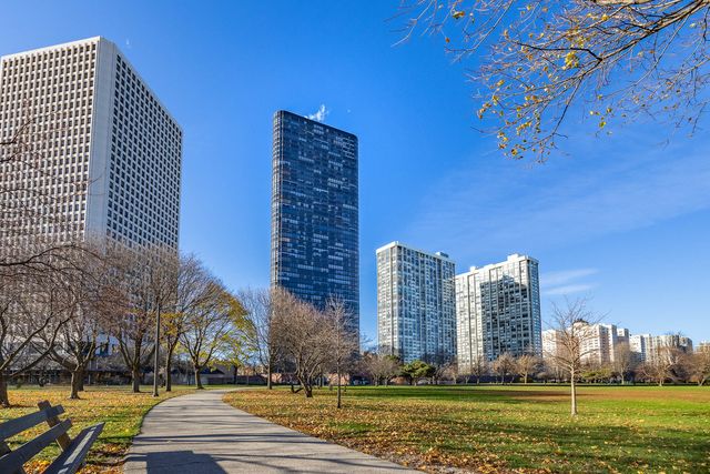 5415 N SHERIDAN Road 2203, Chicago, IL 60640