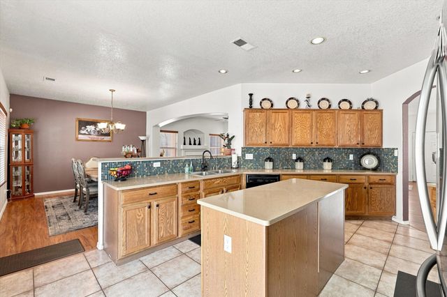3032 Cochiti Street NE, Rio Rancho, NM 87144