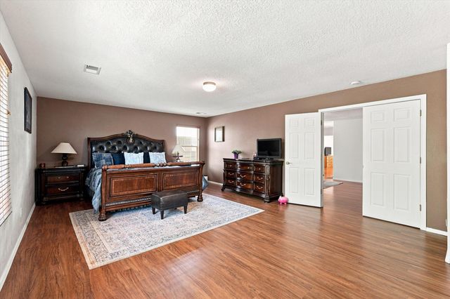 3032 Cochiti Street NE, Rio Rancho, NM 87144