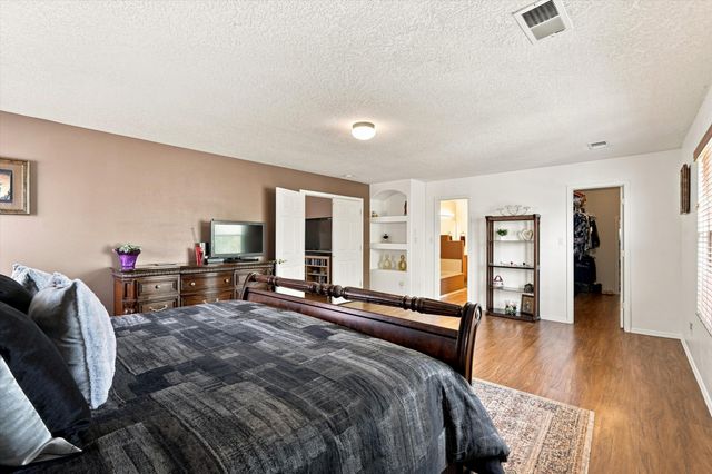 3032 Cochiti Street NE, Rio Rancho, NM 87144