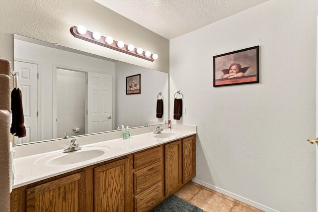 3032 Cochiti Street NE, Rio Rancho, NM 87144