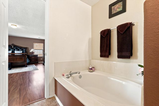 3032 Cochiti Street NE, Rio Rancho, NM 87144