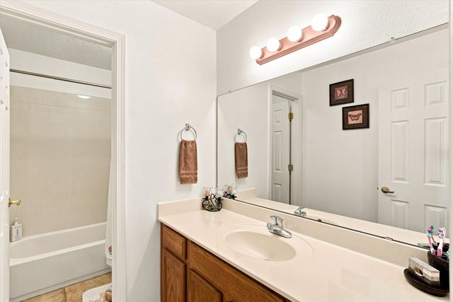 3032 Cochiti Street NE, Rio Rancho, NM 87144