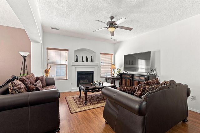 3032 Cochiti Street NE, Rio Rancho, NM 87144