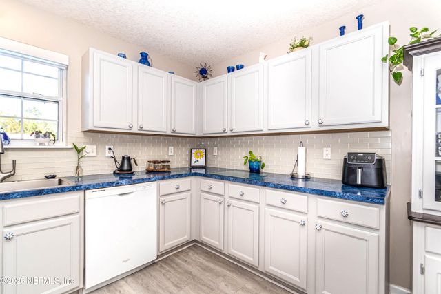 288 W OHIO Avenue, Macclenny, FL 32063