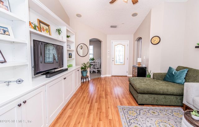 288 W OHIO Avenue, Macclenny, FL 32063