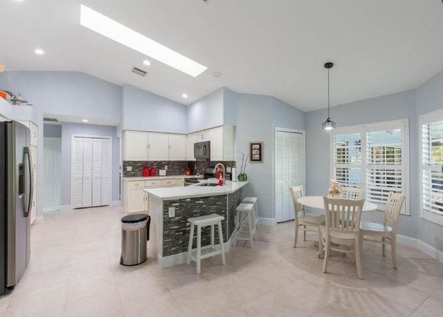 1349 Brampton Cv, Wellington, FL 33414