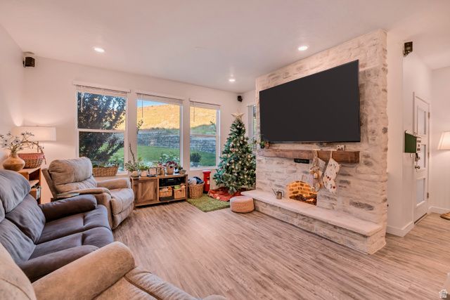 693 S GRANT LN, North Salt Lake, UT 84054