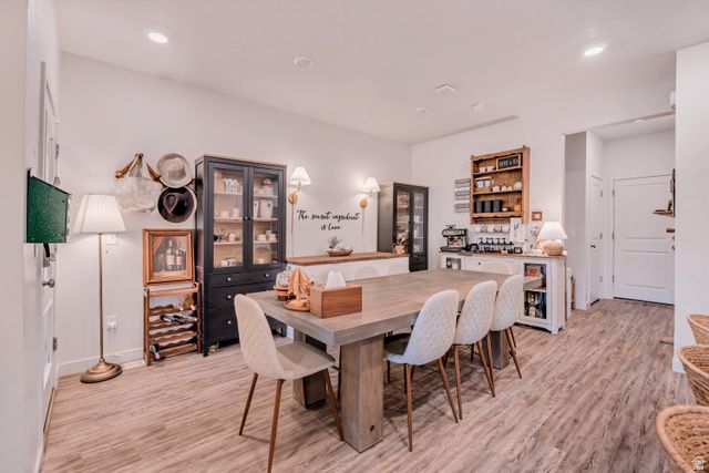 693 S GRANT LN, North Salt Lake, UT 84054