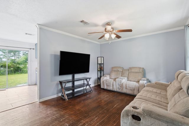 905 Stirrup Place, Jacksonville, AR 72076