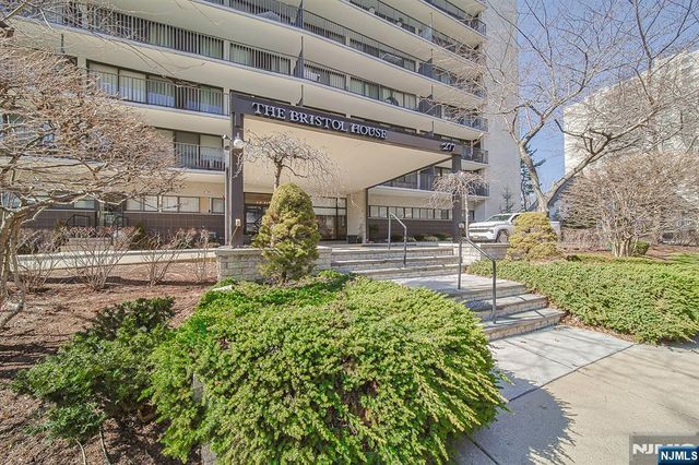 277 Prospect Avenue 4A, Hackensack, NJ 07601