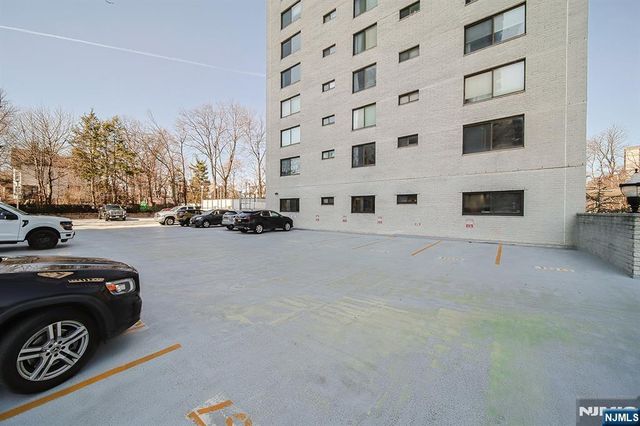 277 Prospect Avenue 4A, Hackensack, NJ 07601