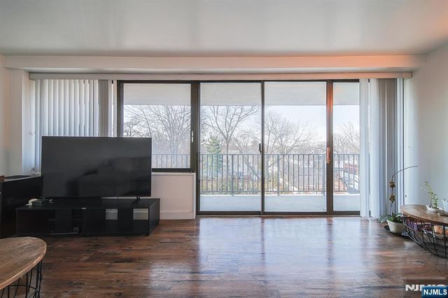 277 Prospect Avenue 4A, Hackensack, NJ 07601