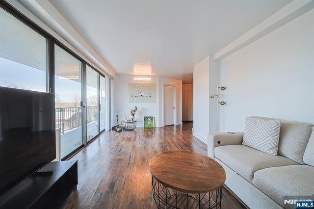 277 Prospect Avenue 4A, Hackensack, NJ 07601