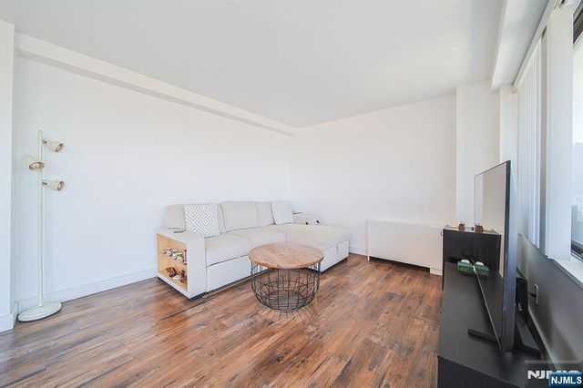 277 Prospect Avenue 4A, Hackensack, NJ 07601