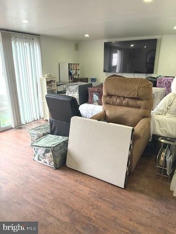7231 SHEARWATER PL, Philadelphia, PA 19153
