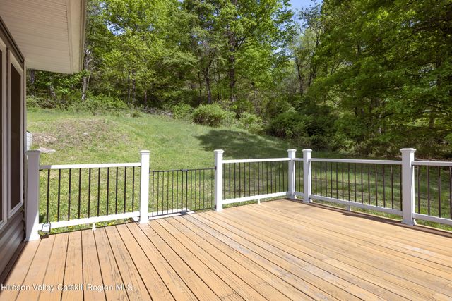 606 Old Post Road, New Paltz, NY 12561