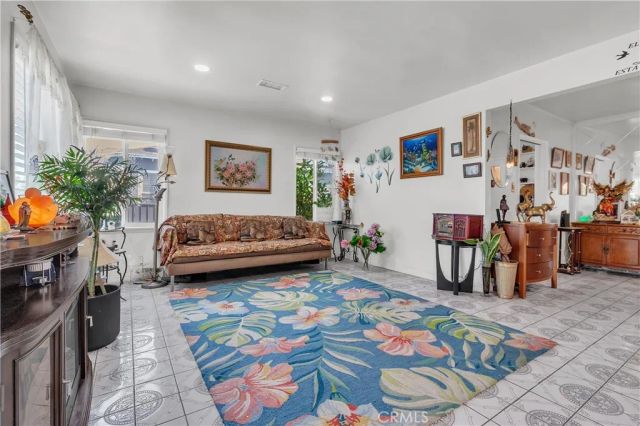 10740 Amery, South Gate, CA 90280