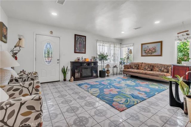 10740 Amery, South Gate, CA 90280