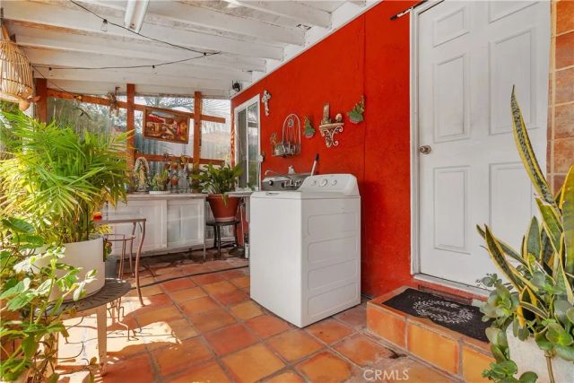 10740 Amery, South Gate, CA 90280