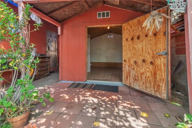 10740 Amery, South Gate, CA 90280