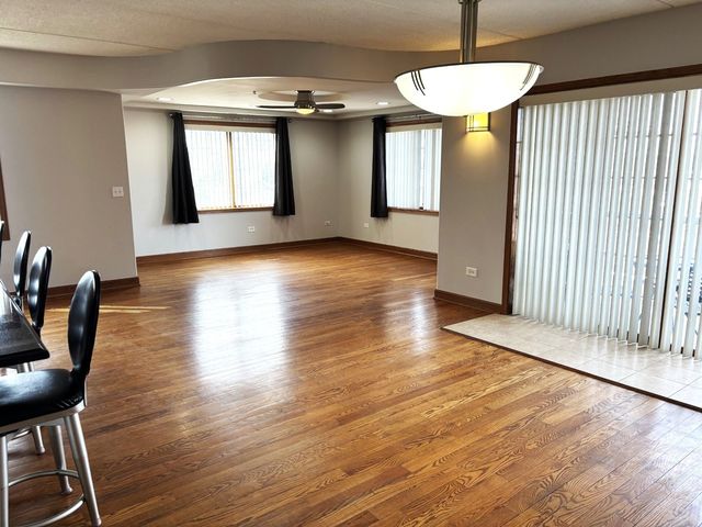 4833 N Olcott Avenue 307, Harwood Heights, IL 60706