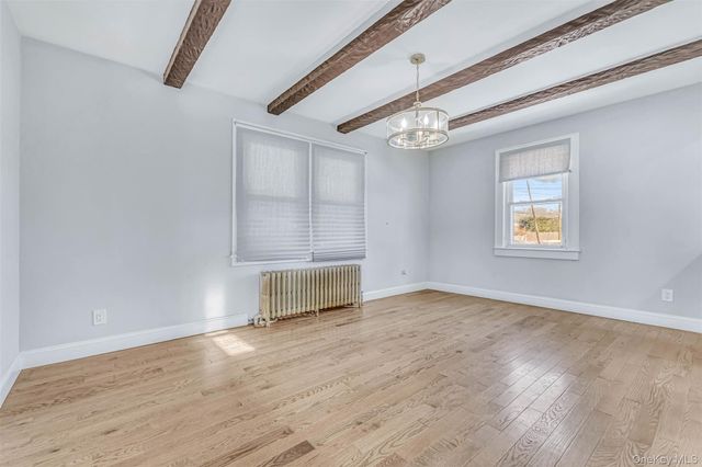 42 Greenwood Rd, Bay Shore, NY 11706