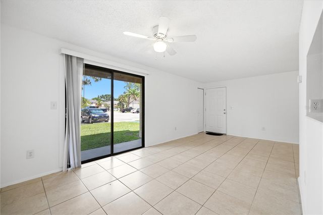 123 LOBLOLLY COURT B, Oldsmar, FL 34677