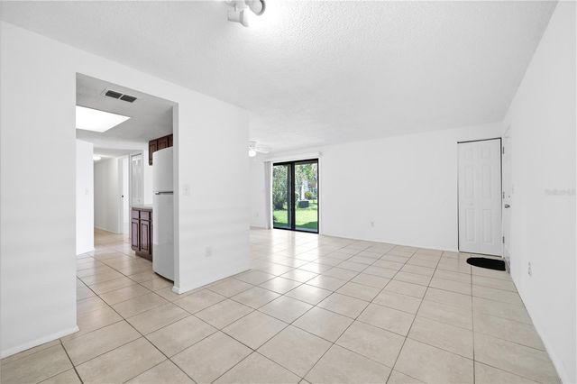 123 LOBLOLLY COURT B, Oldsmar, FL 34677