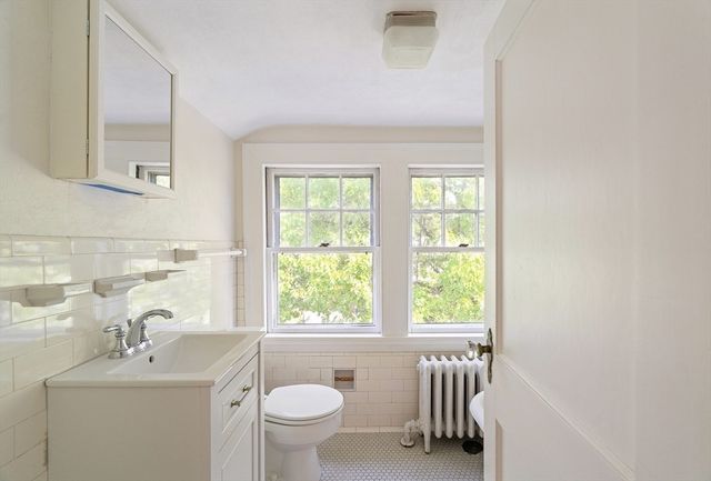 15 Agawam Rd, Newton, MA 02468