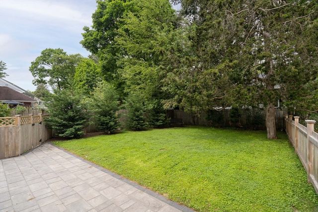 15 Agawam Rd, Newton, MA 02468