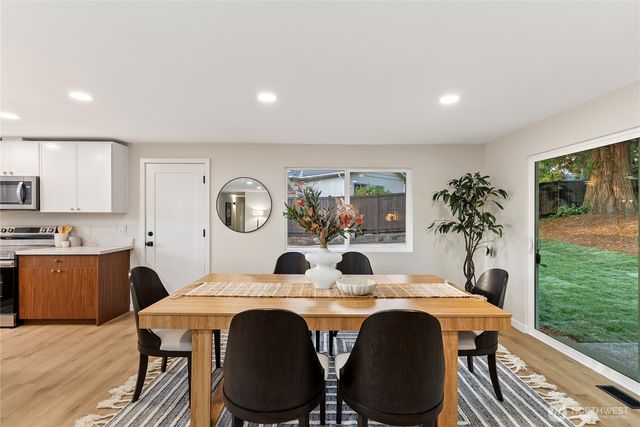 31446 28th Place SW, Federal Way, WA 98023