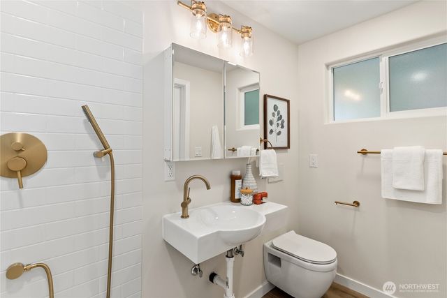 31446 28th Place SW, Federal Way, WA 98023