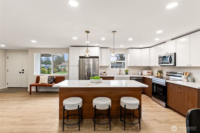 31446 28th Place SW, Federal Way, WA 98023