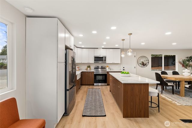 31446 28th Place SW, Federal Way, WA 98023