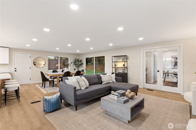 31446 28th Place SW, Federal Way, WA 98023