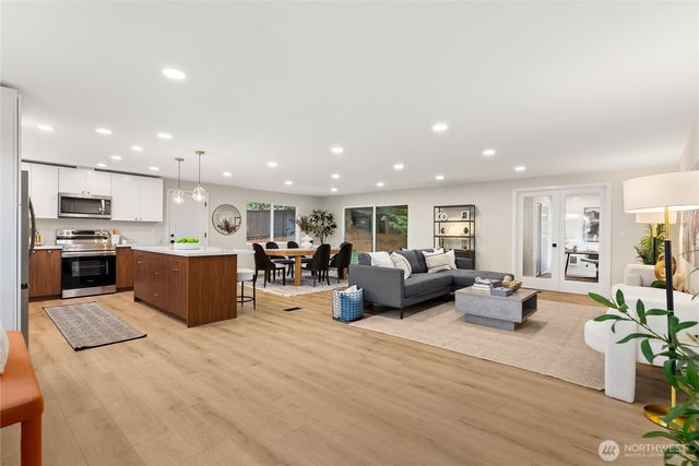 31446 28th Place SW, Federal Way, WA 98023