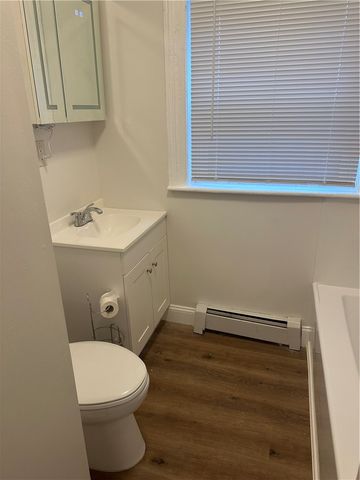 1229 Narragansett Boulevard 1, Cranston, RI 02905