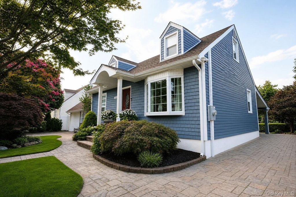 1061 Midland Street, Uniondale, NY 11553 — photo 2