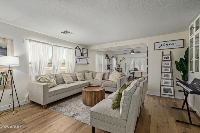 3064 E MICHELLE Way, Gilbert, AZ 85234