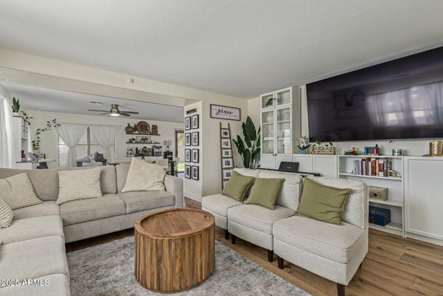 3064 E MICHELLE Way, Gilbert, AZ 85234