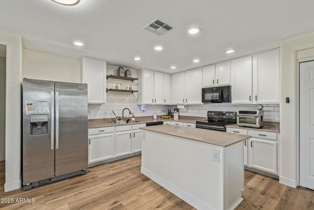 3064 E MICHELLE Way, Gilbert, AZ 85234