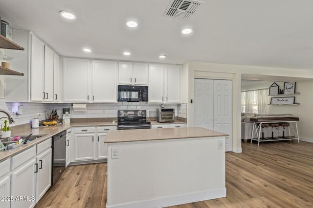 3064 E MICHELLE Way, Gilbert, AZ 85234