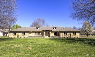 118 Greenbriar Drive, Sikeston, MO 63801