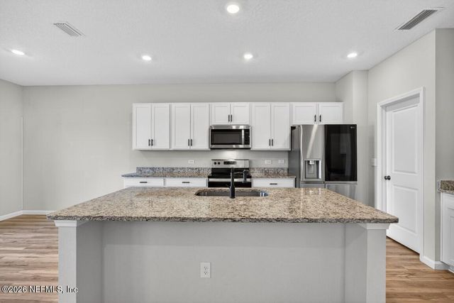 14790 CASHEW Avenue, Jacksonville, FL 32218