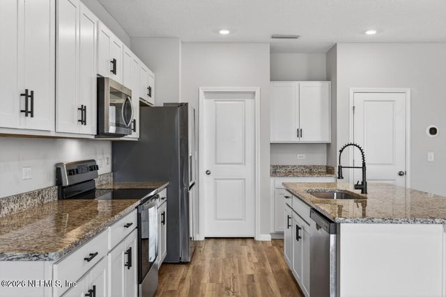 14790 CASHEW Avenue, Jacksonville, FL 32218