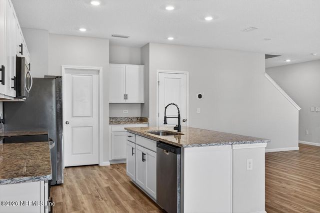 14790 CASHEW Avenue, Jacksonville, FL 32218